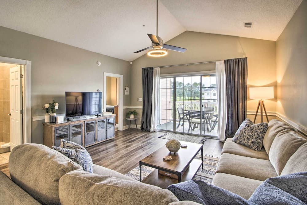 < 3 Mi to Broadway at the Beach: Updated Condo!