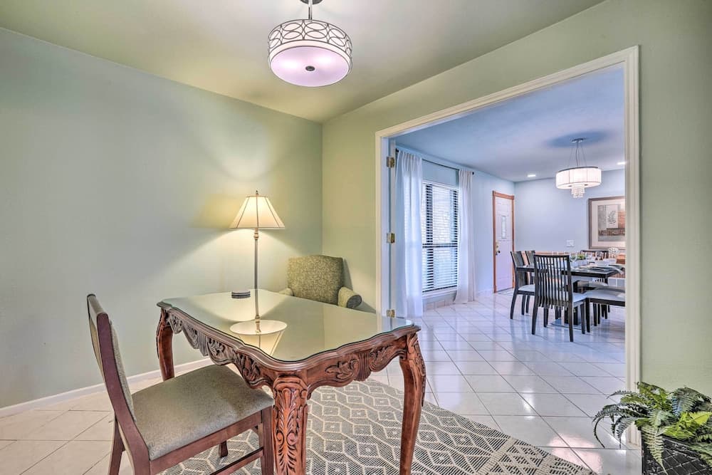 Lovely San Antonio Home ~ 13 Mi to Downtown!