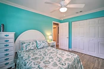 Relaxing Punta Gorda Getaway w/ Fire Pit!