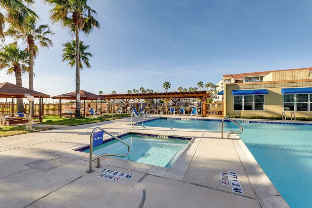 South Padre Island Condo - Walk to Beaches!