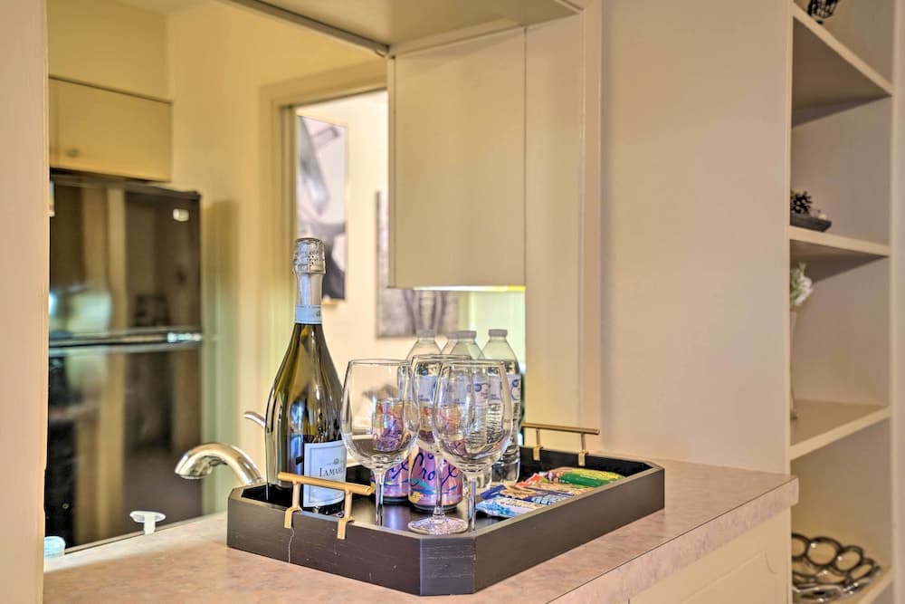 Cozy San Antonio Home w/ Patio, 1 Mi to Airport!