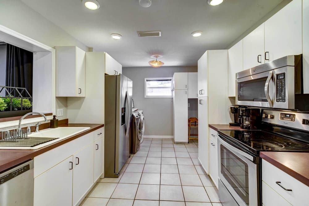 Colorful Vero Beach Vacation Rental With Pool!