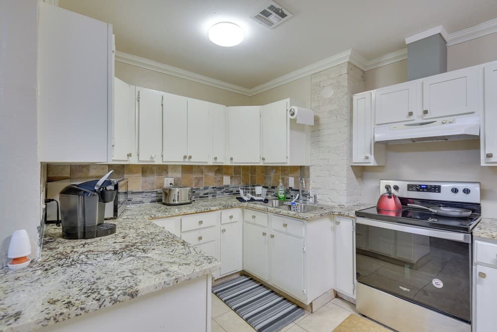 Cozy Oklahoma City Home w/ Deck & Gas Grill!