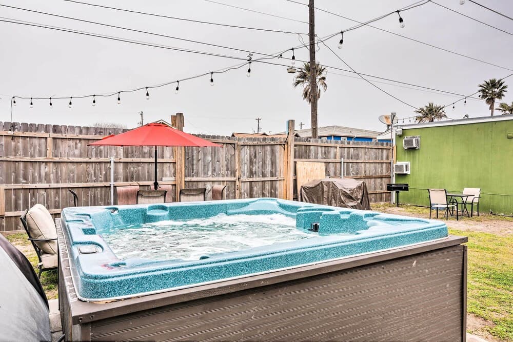 Walk to Beach: Breezy Galveston Apt w/ Deck!