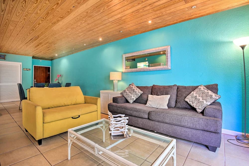 Hollywood Resort Retreat: Pool & Beach Access