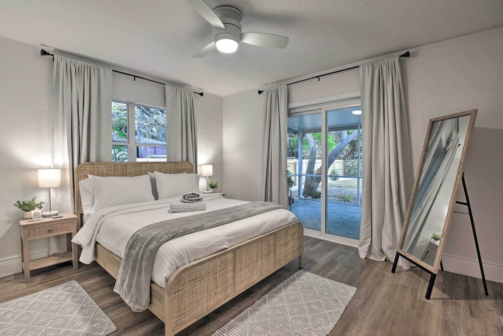 'the Melrose Sarasota' w/ Large Private Lanai