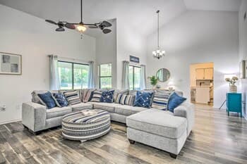 Navarre Home w/ Game Area + Screened-in Porch