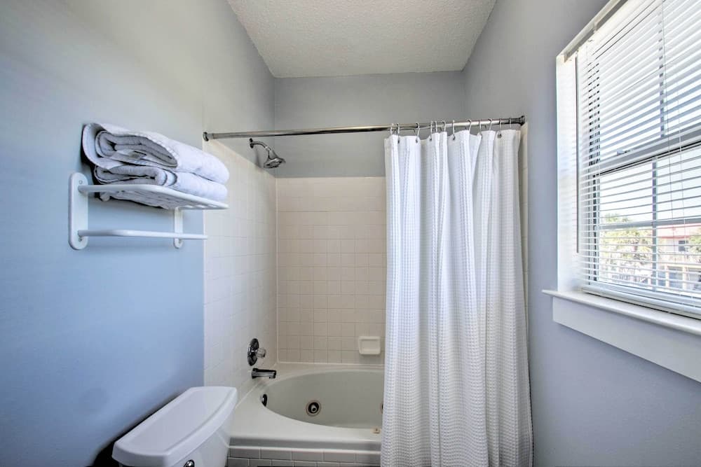 Pensacola Beach Home: 1 Block to Beach Access