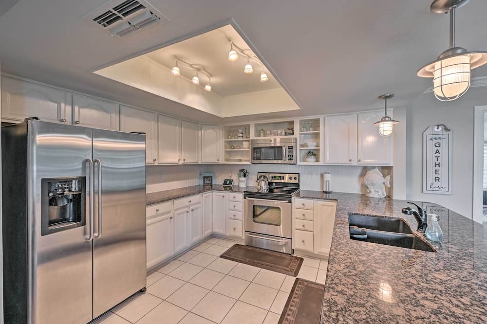 Waterfront Lake Placid Escape w/ Dock & Lanai