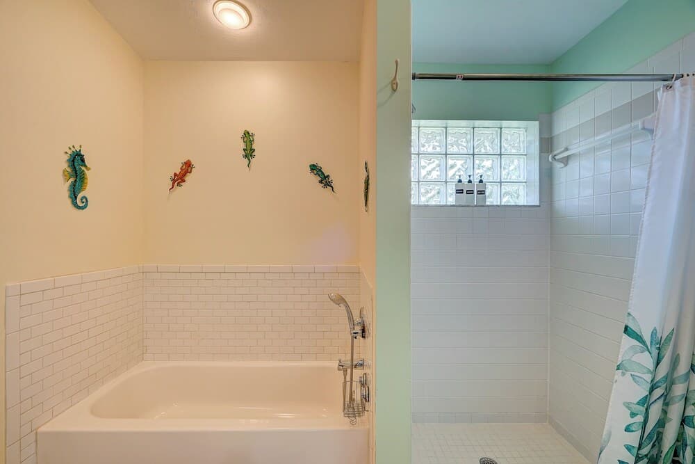 Game Room & Deck: Spacious Home in St James City