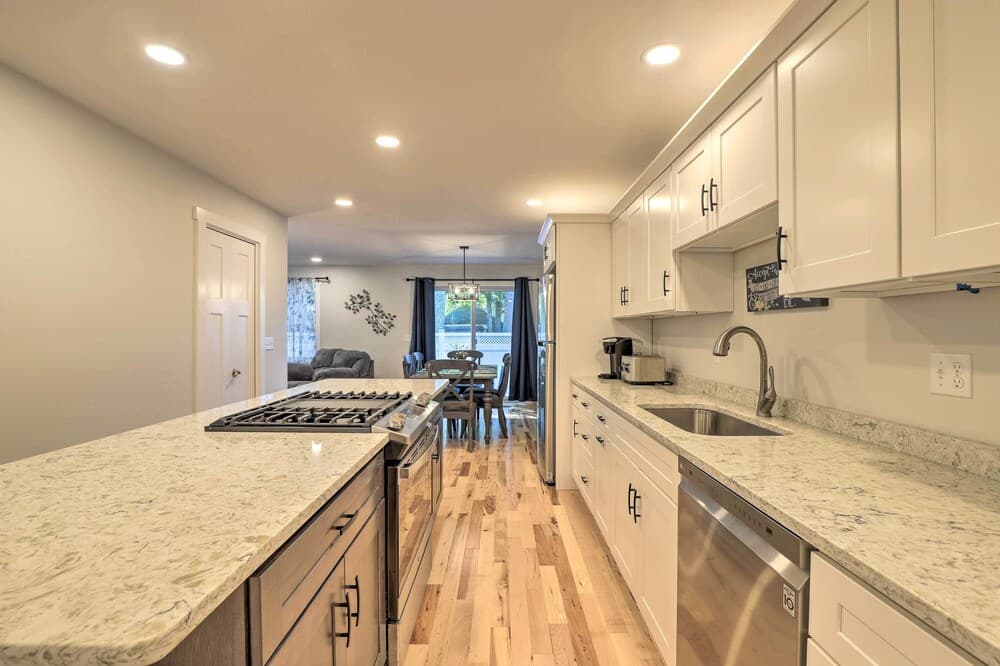 Sun-dappled Retreat - Walk to Wickaboag Lake!