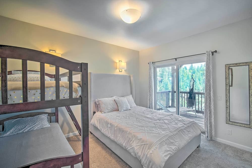 Lake Arrowhead Getaway With Decks + Game Room!