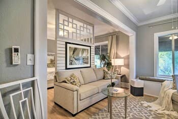 Cozy Downtown Studio, 2 Blocks to Tropicana Field!