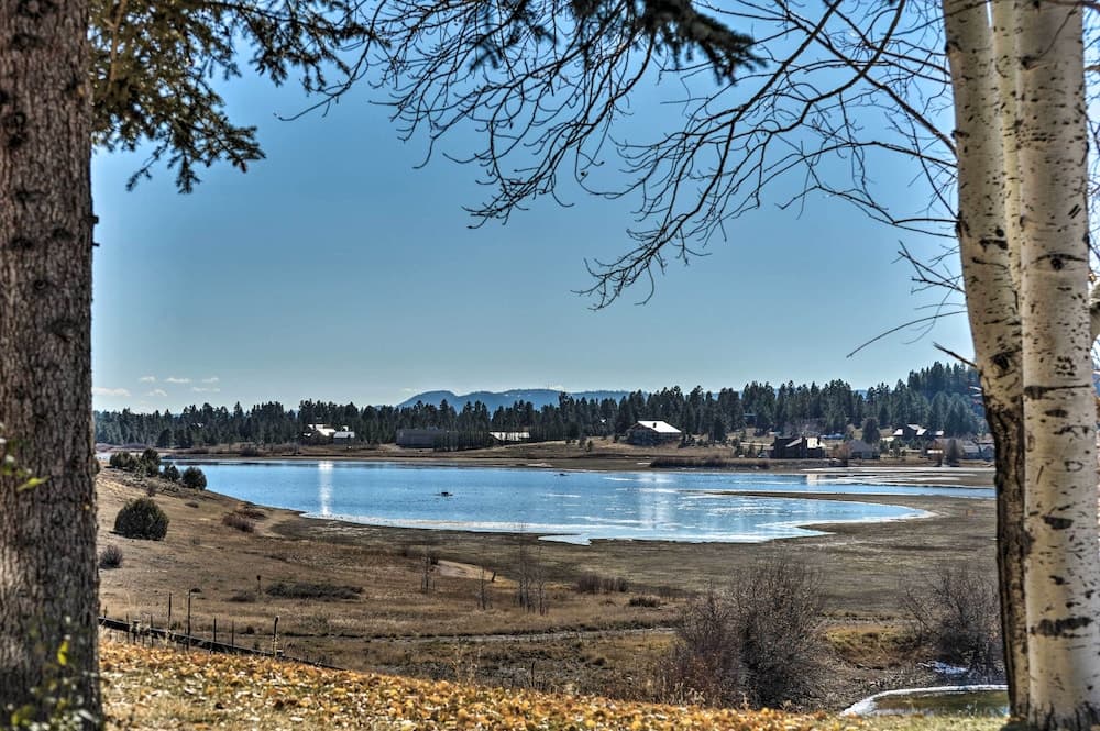 Pagosa Springs Getaway w/ Patio & Lake Views!