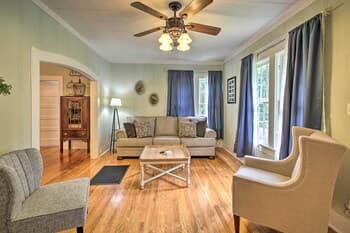 Hot Springs Cottage: 1/2 Mile to National Park!