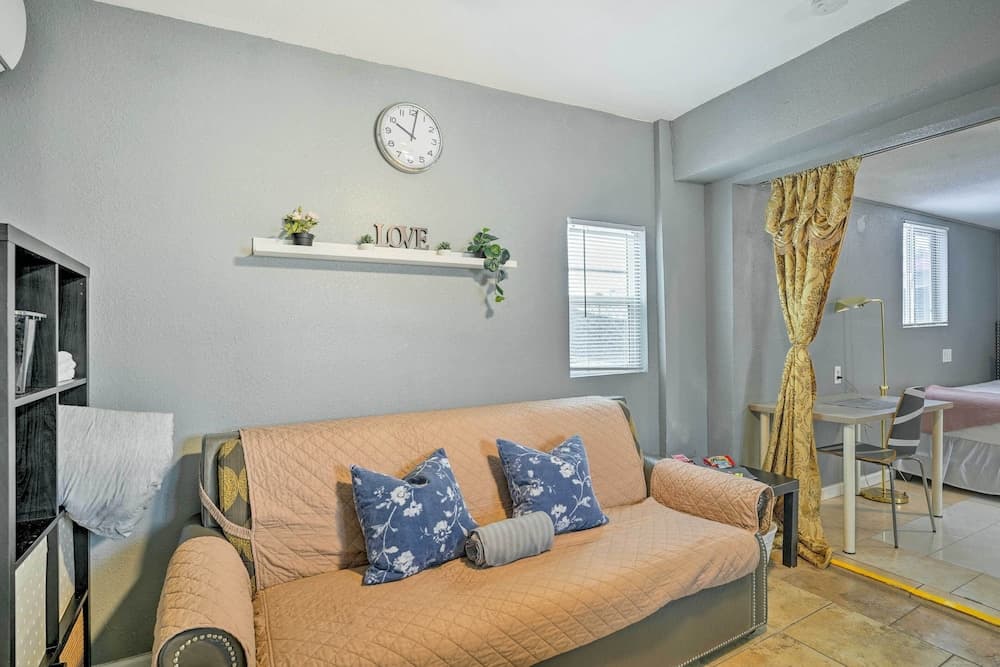 North Las Vegas Studio w/ Fire Pit: 10 Mi to Strip