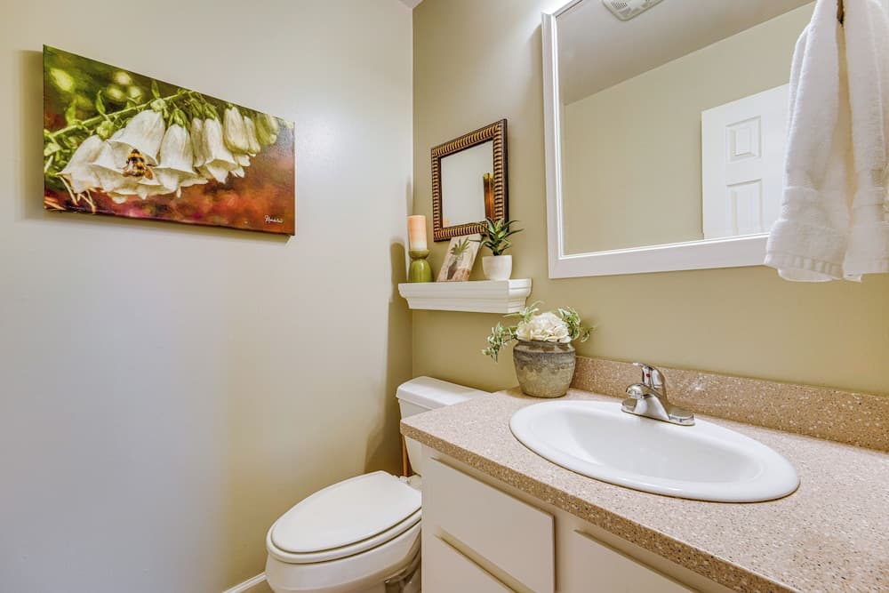 1 Mi to Diamond Peak Ski Resort: Condo w/ Pool