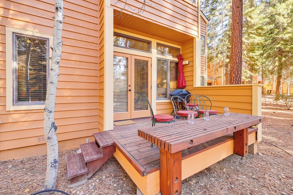 Corner-unit Condo w/ Grill: Walk to Lake Tahoe!