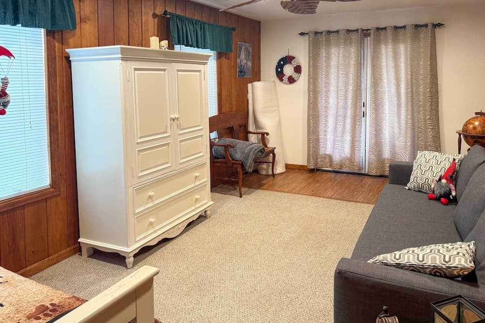 Packwood Getaway w/ Game Room, Grill & Patio