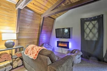 4-season Tahoe Hideaway: Ski, Swim & Bike!