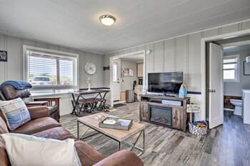 Oceanfront Rockaway Beach Condo: Pet-friendly