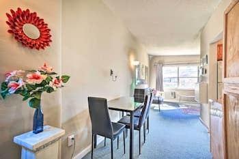 Charming Orlando Cottage ~ 6 Mi to Downtown!