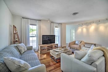 Cozy Vero Beach Getaway: Sauna, Beach Access!