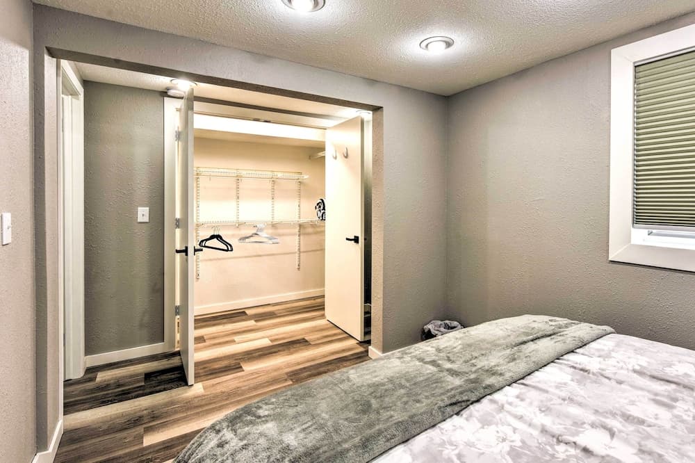 Walk to Lake Pepin: Charming Retreat w/ Deck