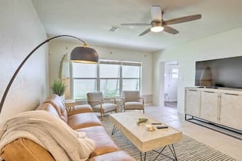 Modern Coastal Abode: 2 Blocks to Cocoa Beach