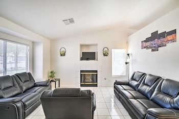 North Las Vegas Home w/ Yard, 7 Mi to Dtwn!