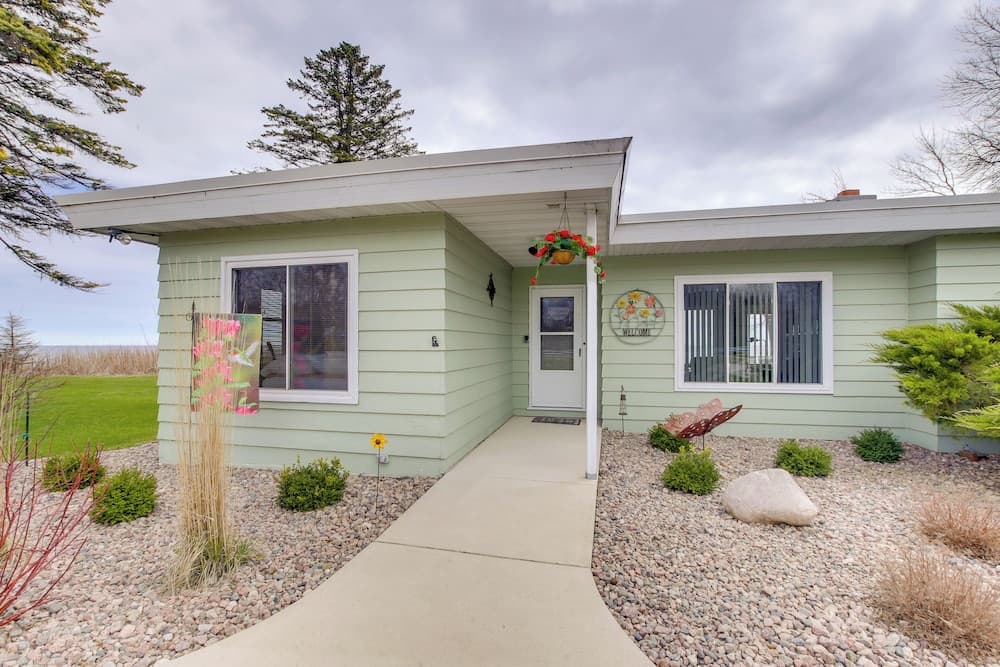 Waterfront Algoma Vacation Rental on Lake Michigan