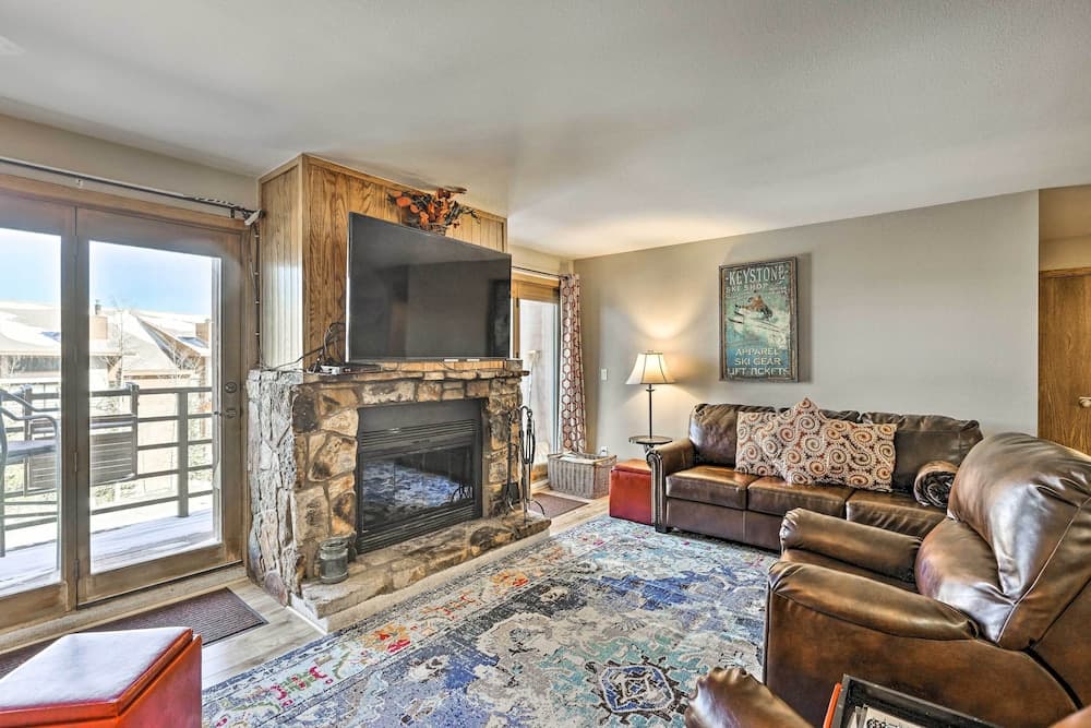 Condo w/ Balcony & Fireplace in Silverthorne!