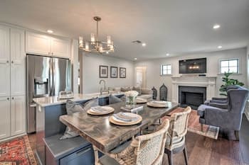 Renovated Cottage w/ Patio by TX A&M Campus!