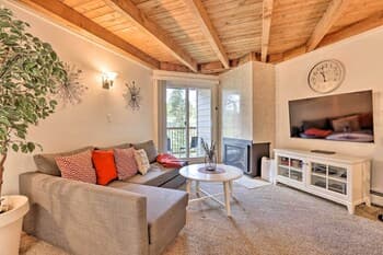 Modern Condo With Balcony + Community Amenities!