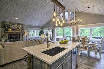 Upscale Mtn Base w/ Hot Tub, 3 Mi to Breck Resort!