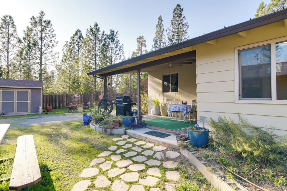 Quiet Challenge-brownsville Home Near Collins Lake
