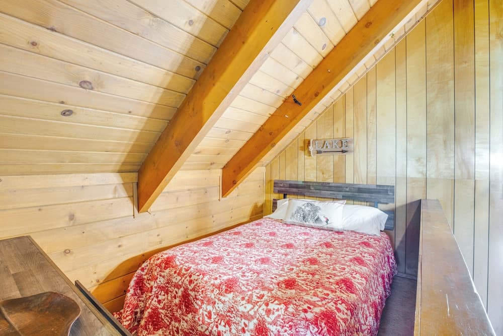 10 Mi to Ski Slopes: South Lake Tahoe Home