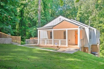 Sleek & Spacious Abode, 5 Miles to Dtwn Atlanta!