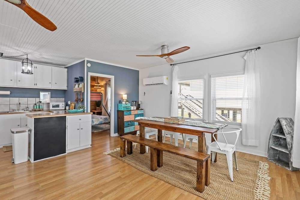 1 Mi to Shore: Bright Jamaica Beach Getaway!