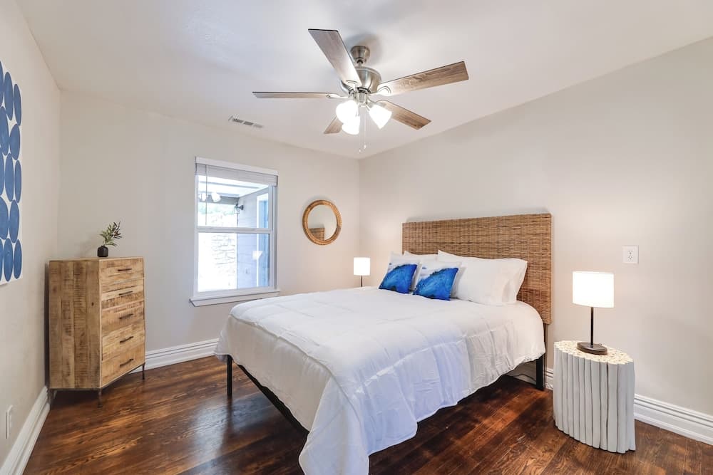 Fayetteville Retreat w/ Yard - Walk to Campus!