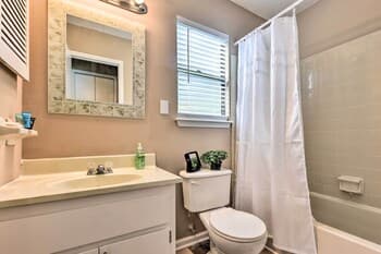 Jacksonville Patio Home ~ 10 Mi to Downtown!