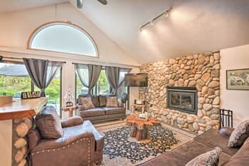 Secluded Bass Lake Cabin, 9 Mi. to Traverse City!