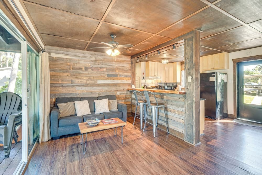 Waterside Anglers Heaven: Crooked River Fish Camp