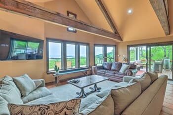 Spacious Canyon Lake Home on 3-acre Property