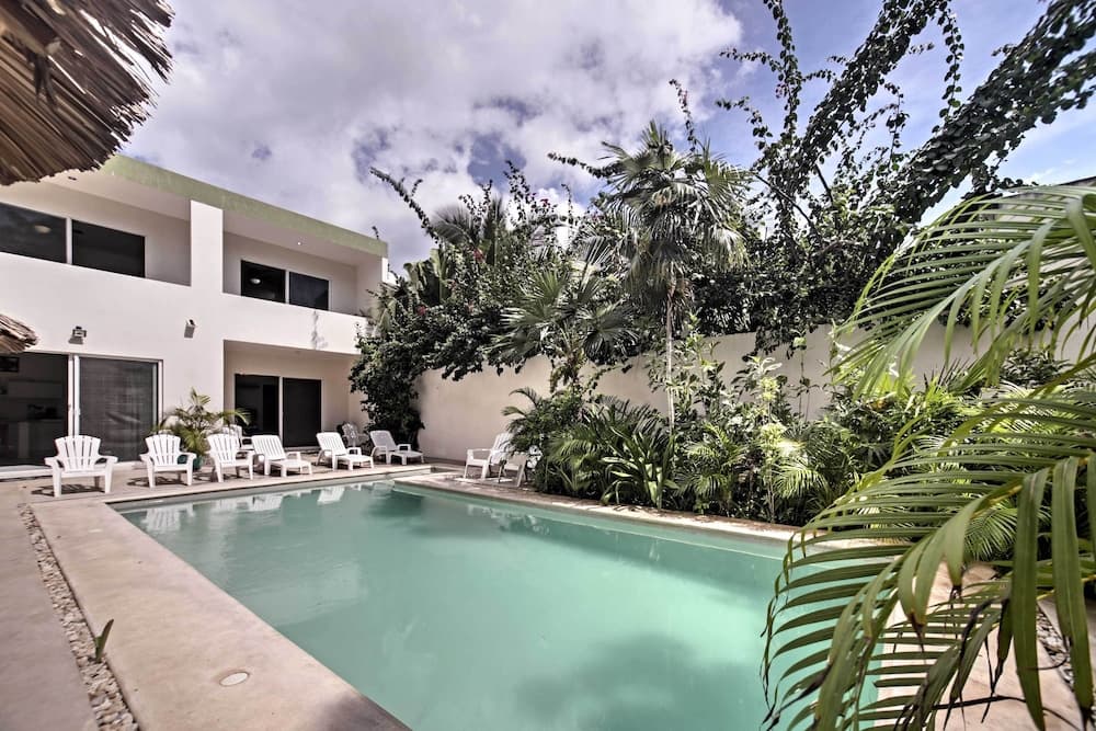 Casa Esmeralda w/ Pool Access & Furnished Patio!