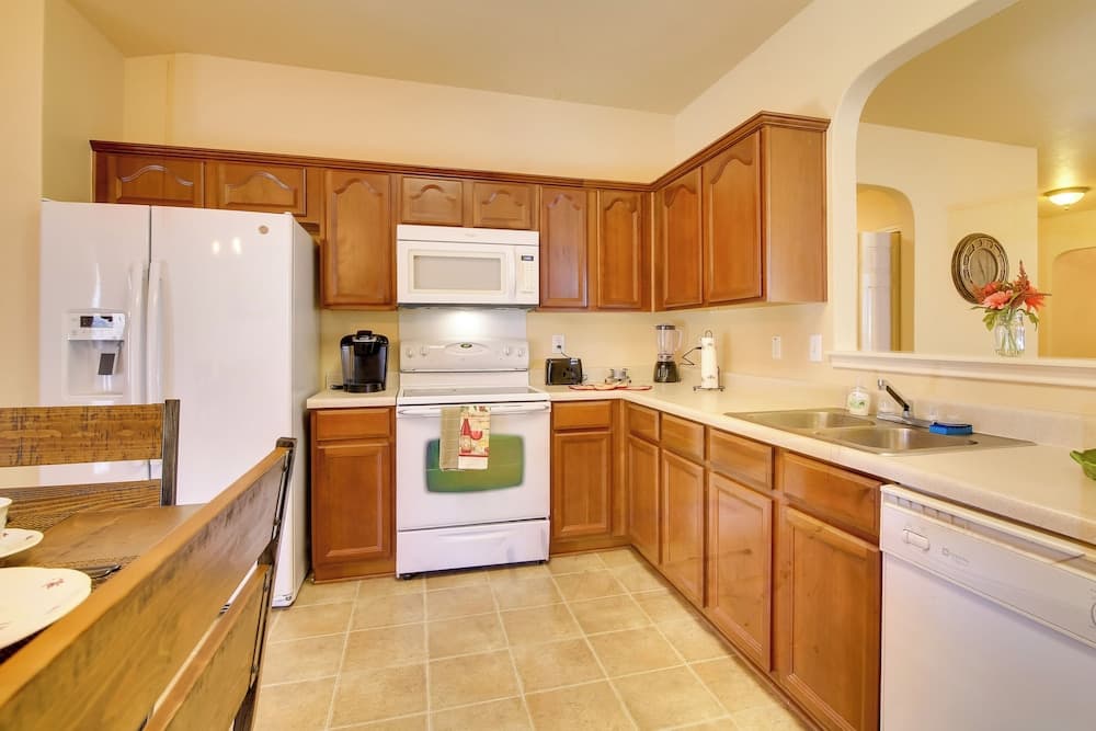 San Antonio Abode w/ Yard < 4 Mi to Lackland