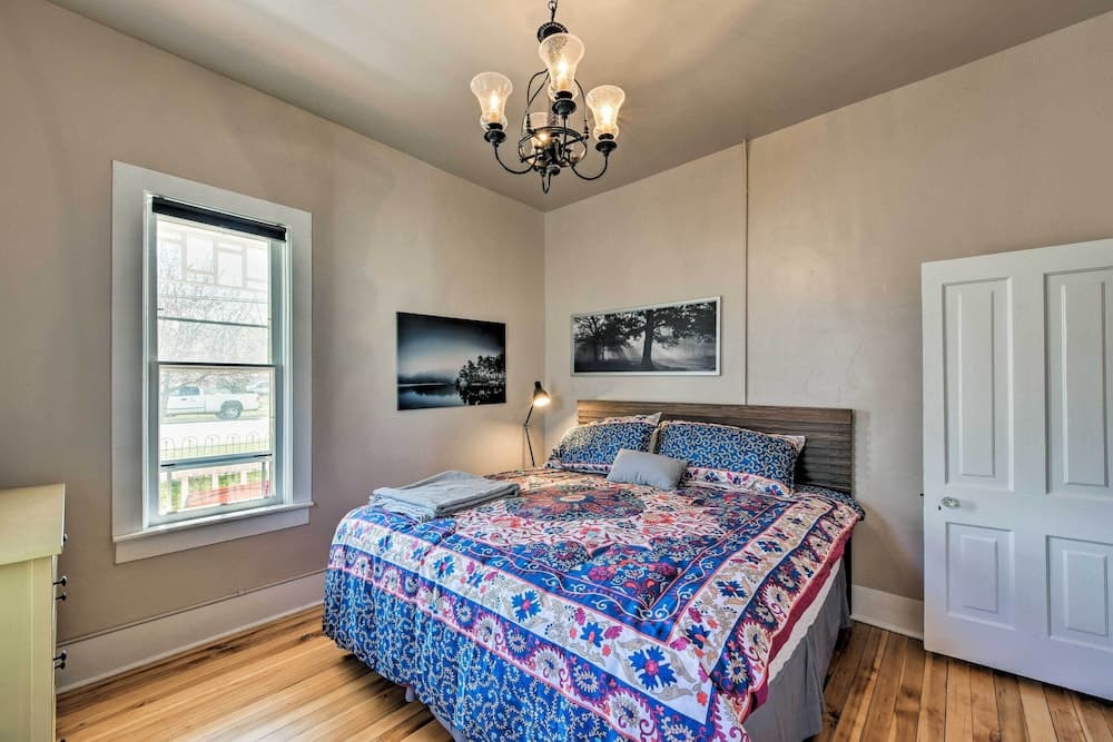 Chic Downtown Home w/ Grill, Steps to Main Street!