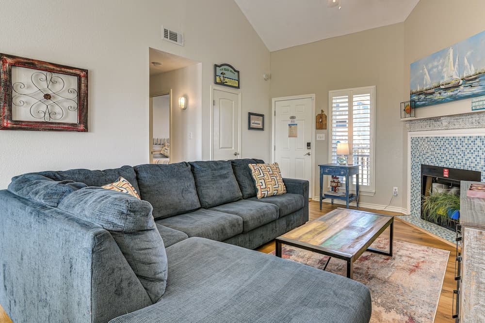 Ocean Views & 2 Decks: Beach House in Galveston