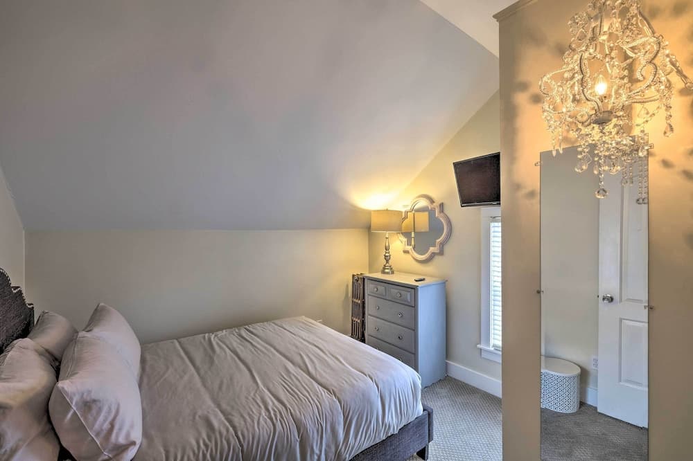 Warrensburg Home ~ 6 Mi to Lake George!