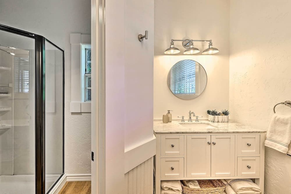 'ridgeline Retreat' w/ Mountain Lake Views!